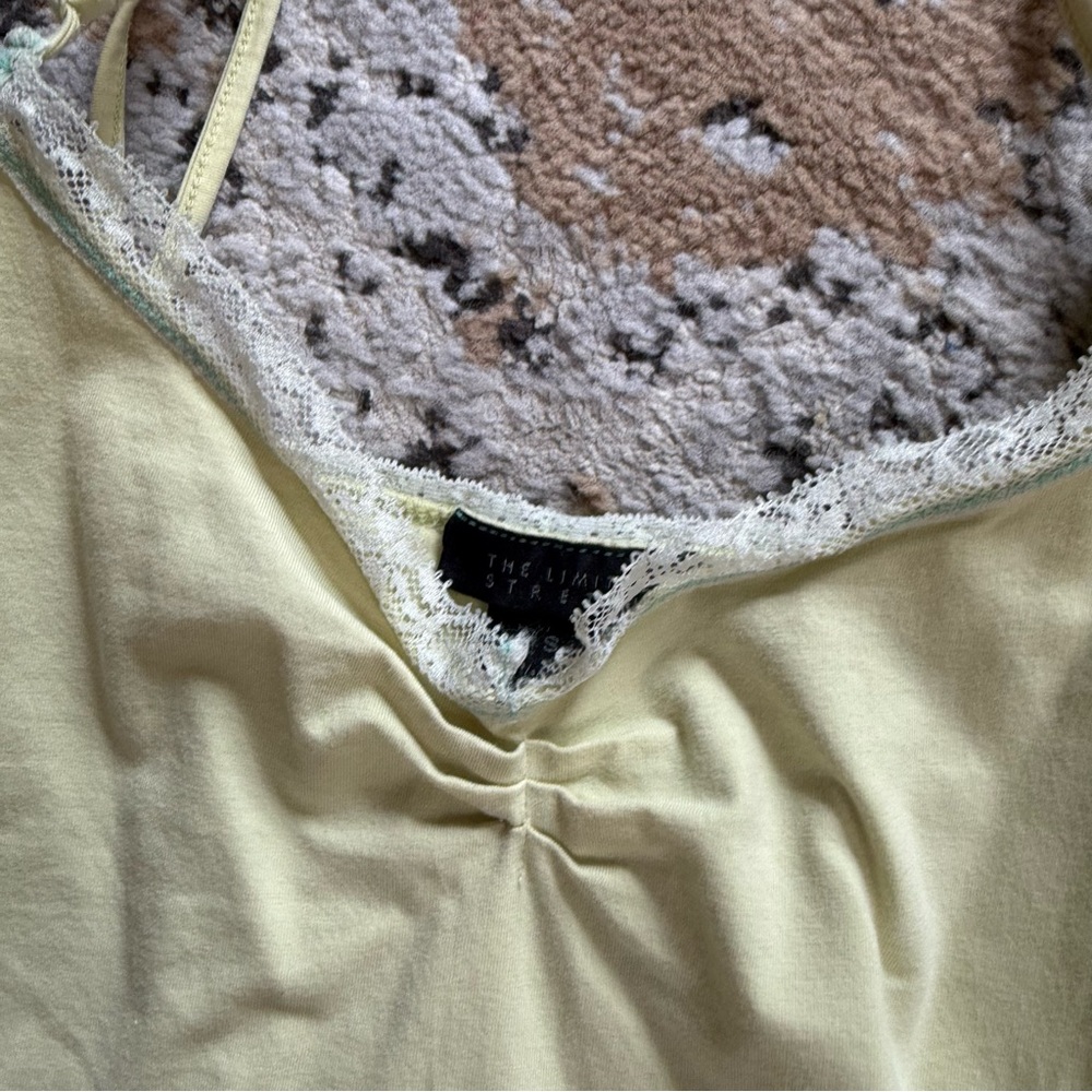 Women's Assorted Tank Tops With Built In Bra - Picture 9 of 16